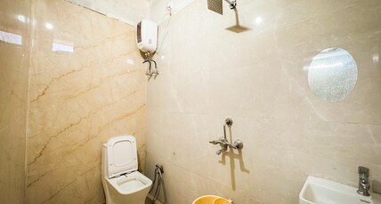 Hotel Thakur Harshit Bihari Kunj Room Type - Standard Room with Balcony