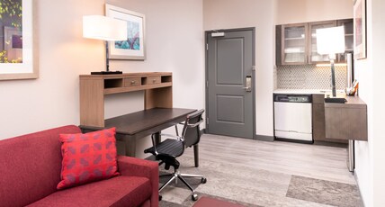 Staybridge Suites - Lake Charles, an IHG hotel Room Type - 1 Queen Studio Suite Full Kitchen