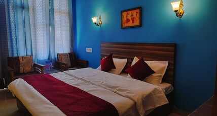 Shammi Hostel Room Type - Deluxe Room With Balcony
