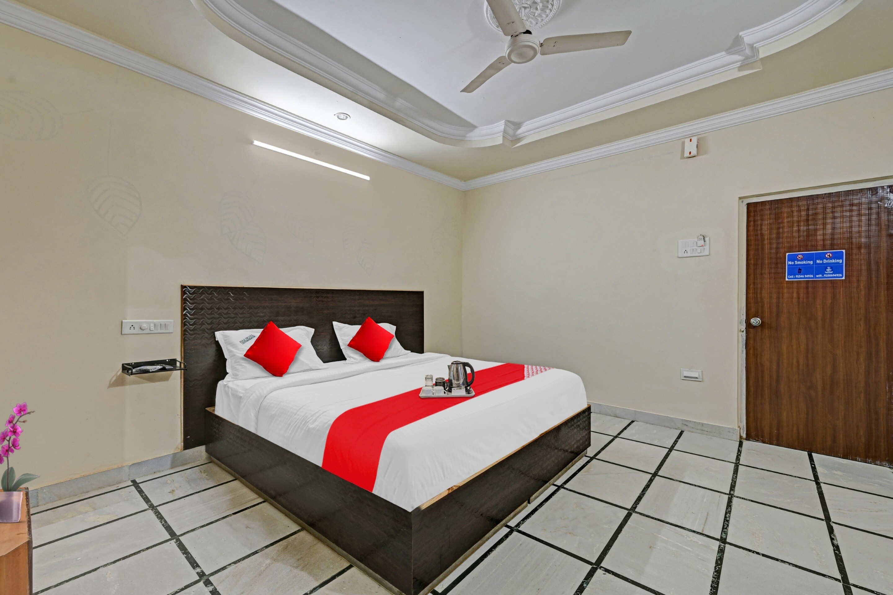 Hotel O Raj Inn - Tap to explore photos