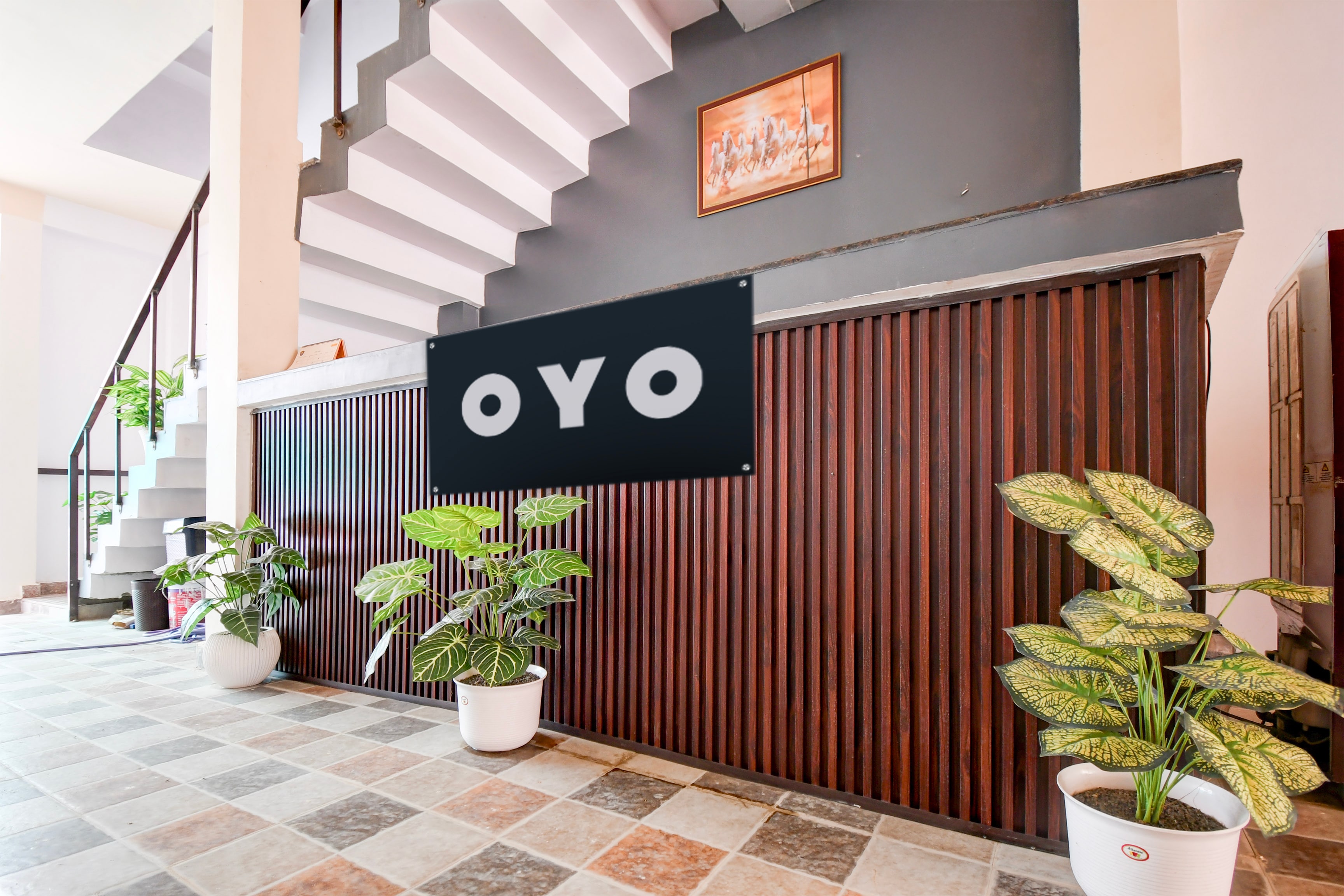 HOTEL O DIVINE - Tap to explore photos