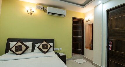 Hotel Windsor Castle Inn Room Type - Premium Room