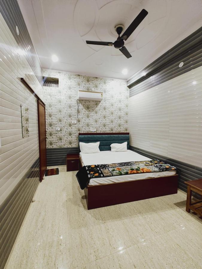 Shree Radhe Inn Homestay - Tap to explore photos