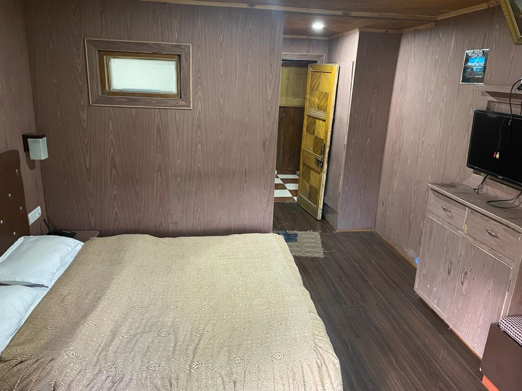 Hotel Ice land - Tap to explore photos