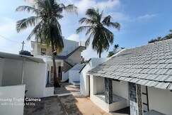 PR Cottage and Rooms