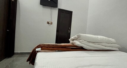 Shri Saryu Darshan Inn Room Type - Bedroom 5