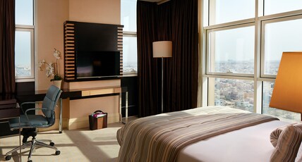 Millennium Hotel and Convention Centre Kuwait Room Type - Club Queen Suite with One Queen Bed