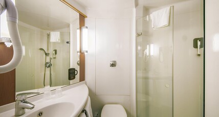 ibis Sarlat Room Type - Classic Room, 3 single beds
