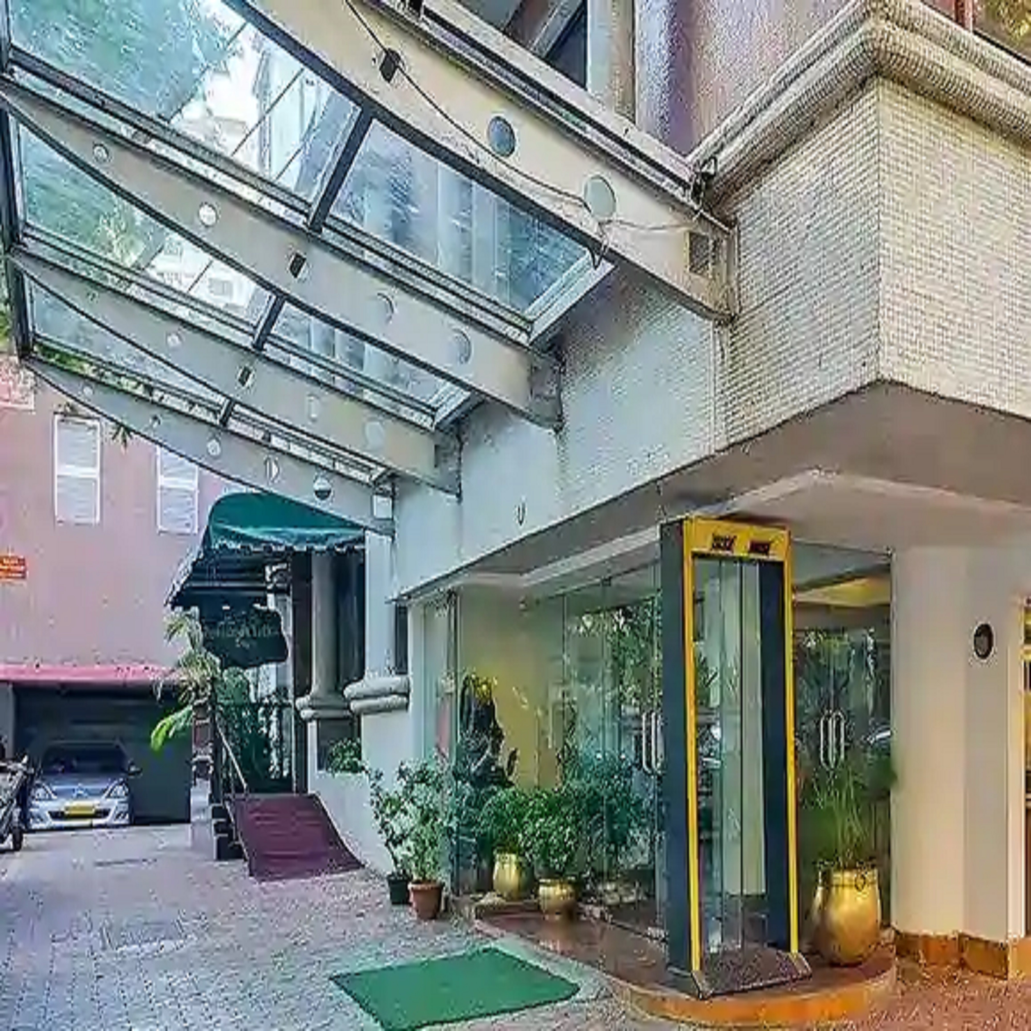 Ramee Guestline Hotel - Dadar - Tap to explore photos