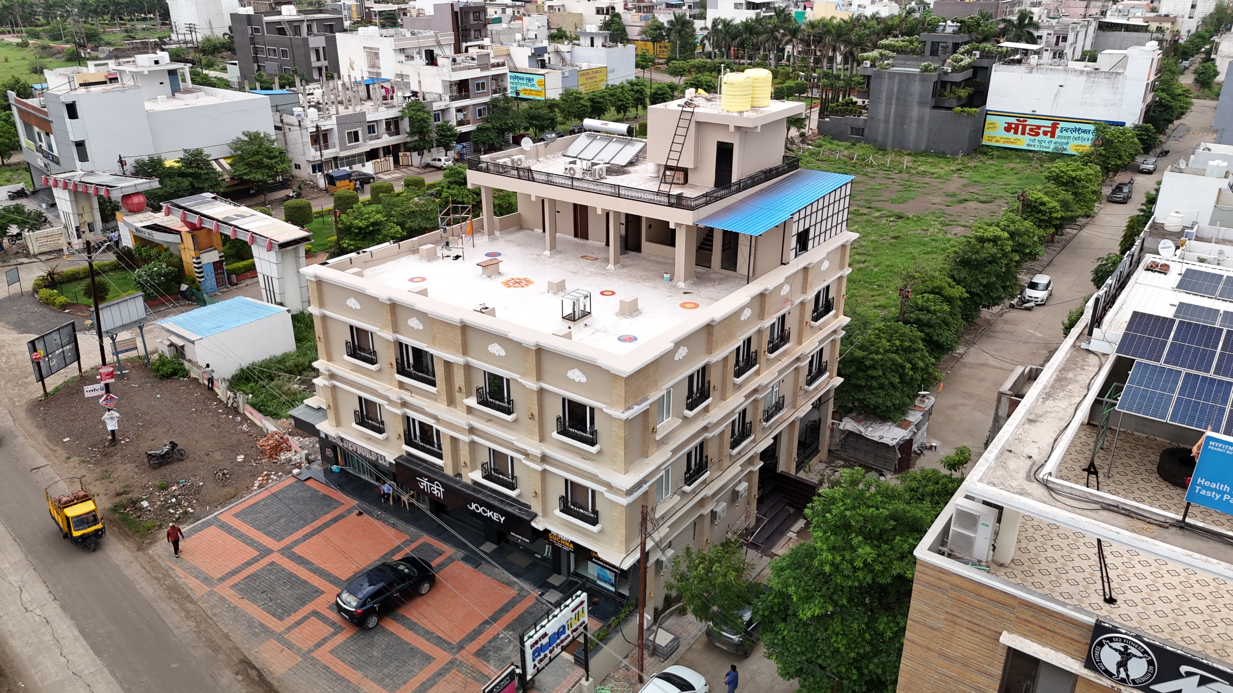 Pravasa Stay Near Luv Kush Square - Tap to explore photos