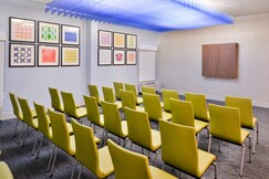 Holiday Inn Express Burlington, an IHG hotel