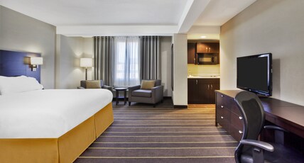 Holiday Inn Express SAULT STE MARIE Room Type - 1 King Standard Extra Floor Space Holiday Inn Express SAULT STE MARIE Room Type - 1 King Standard Extra Floor Space