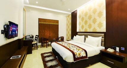Hotel Palm Galaxy Room Type - Super Deluxe Room