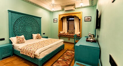 Garh Adhiraj A Luxurious Boutique Haveli Room Type - Royal Heritage Room
