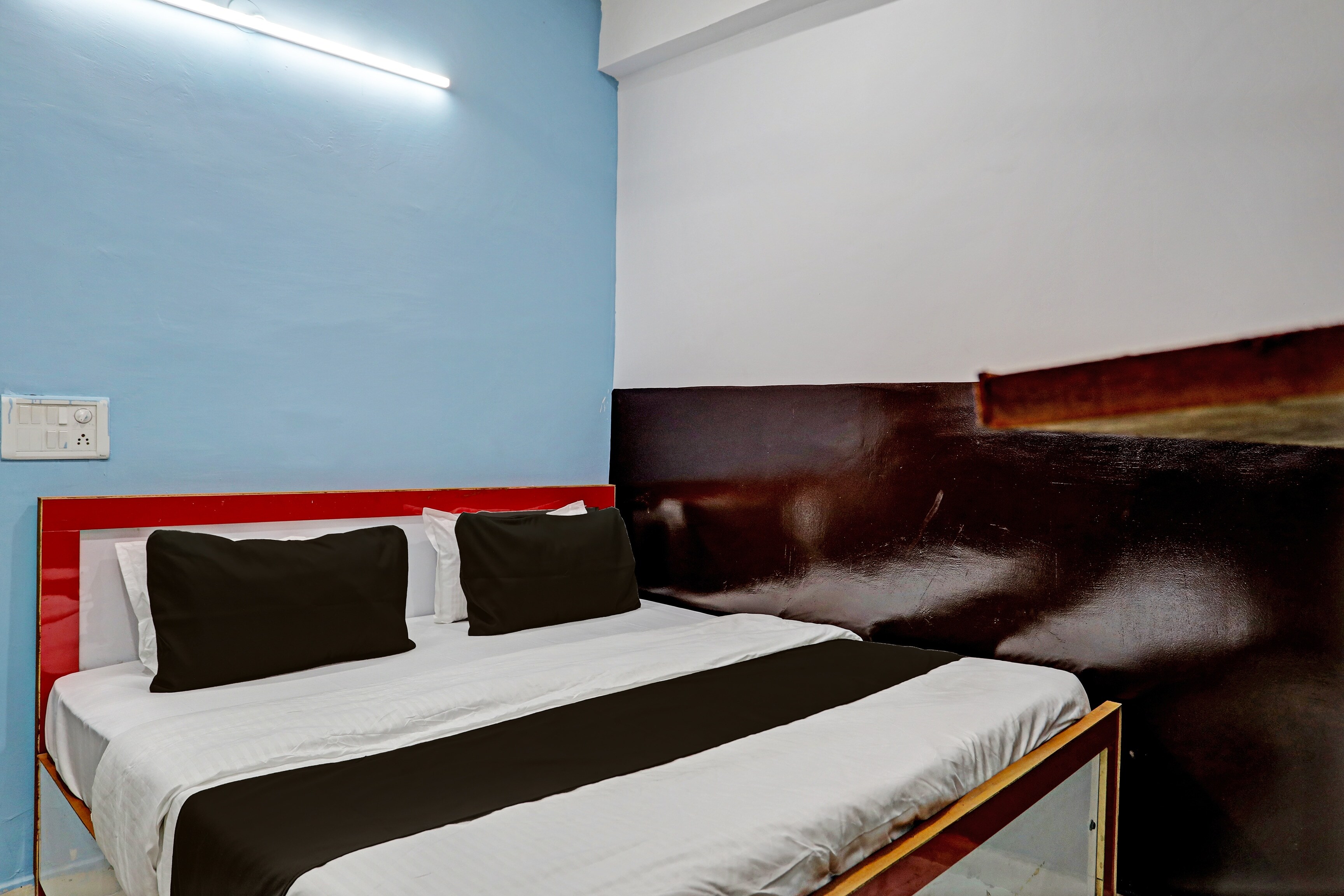 Hotel O shiva stay - Tap to explore photos