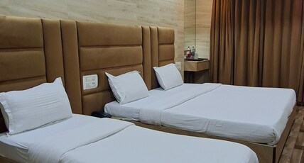 Hotel Voxton Room Type - Super Deluxe Triple Bed Ac