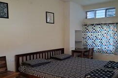 Bright & Peaceful Studio