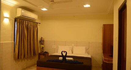 Manees Residency Room Type - Deluxe Room