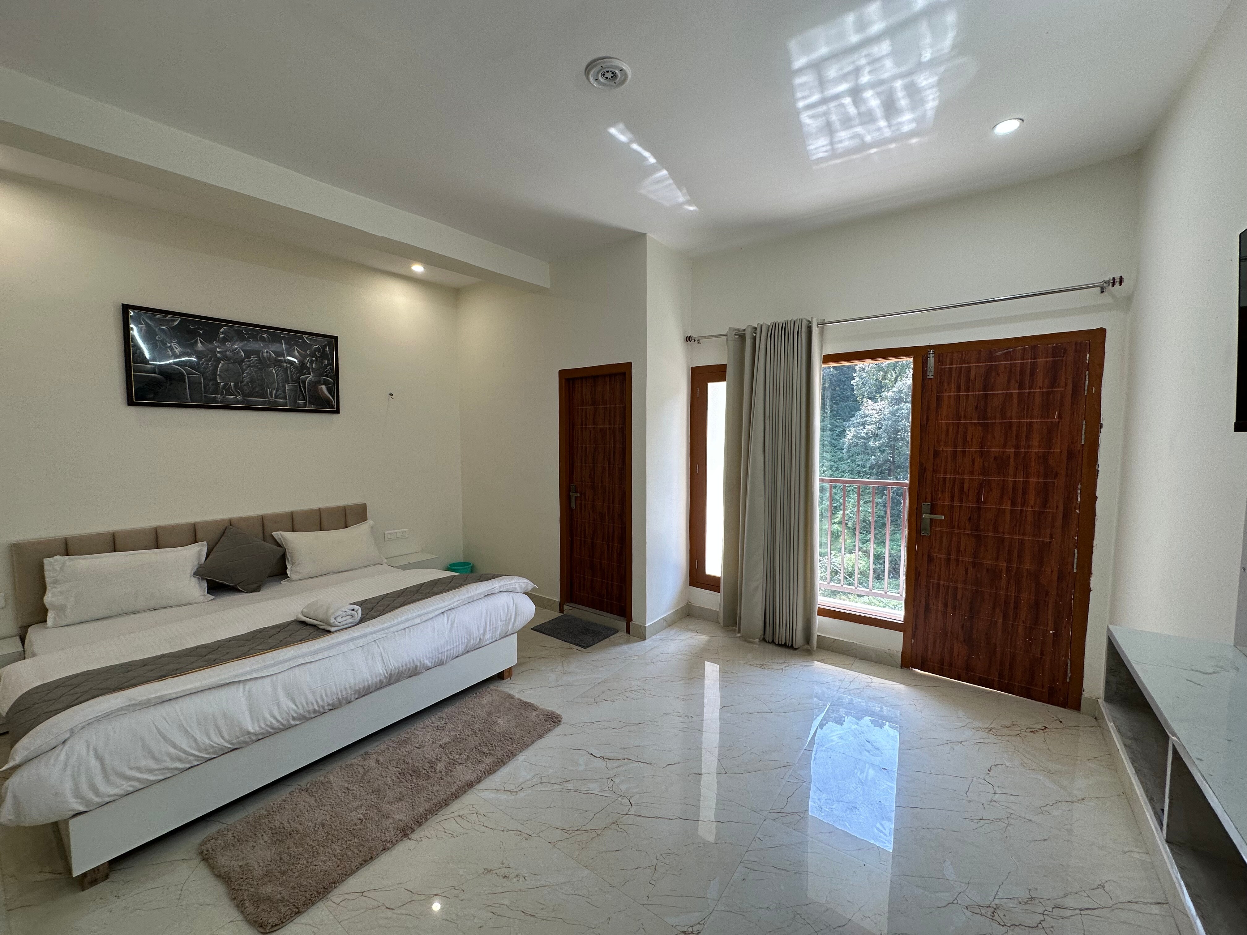 The OAK - Tap to explore photos