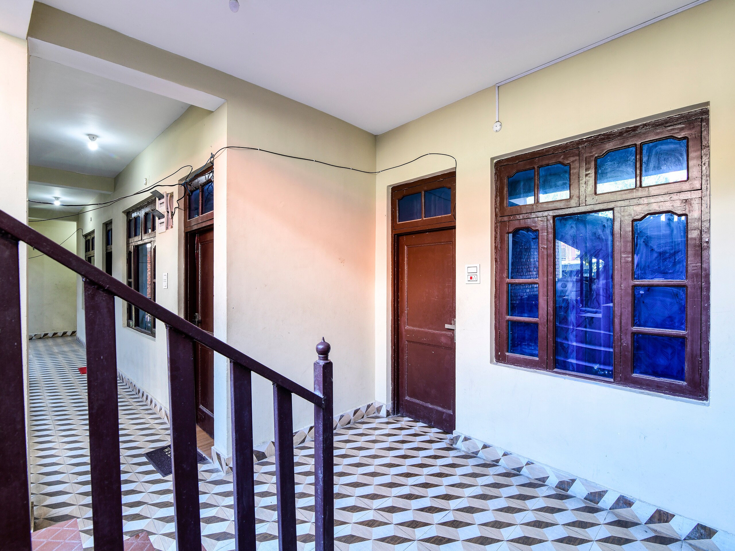 Arora Homestay | Rooms & Kitchen - Tap to explore photos