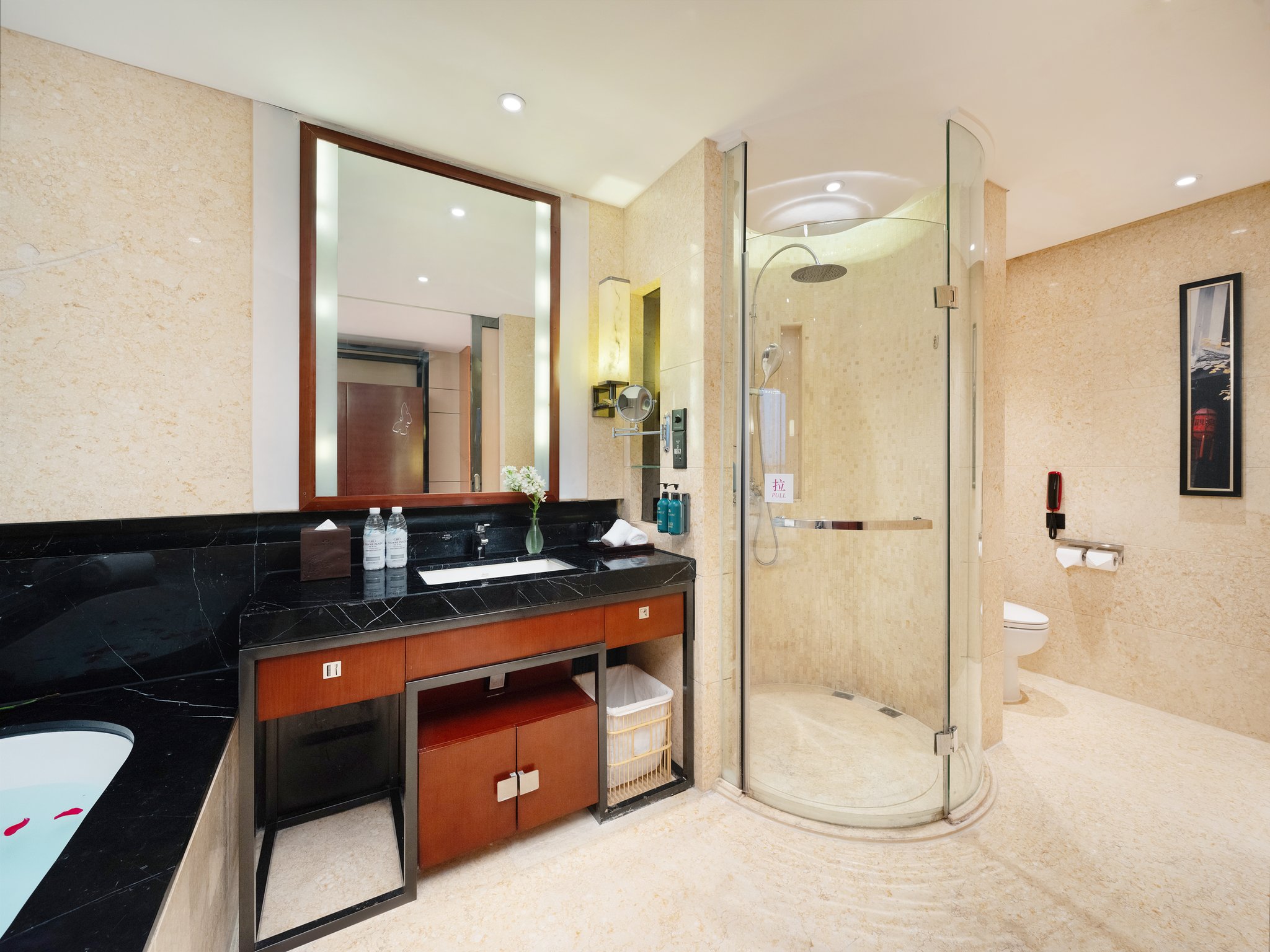 Crowne Plaza CHENGDU WEST - Tap to explore photos