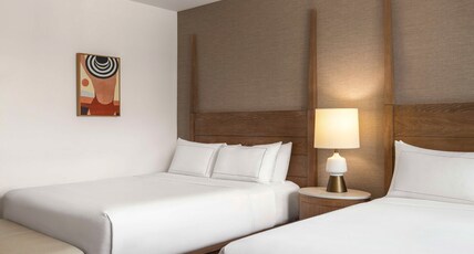 Hilton Cabana Miami Beach Room Type - 2QN PARTIAL OCEANVIEW BALC