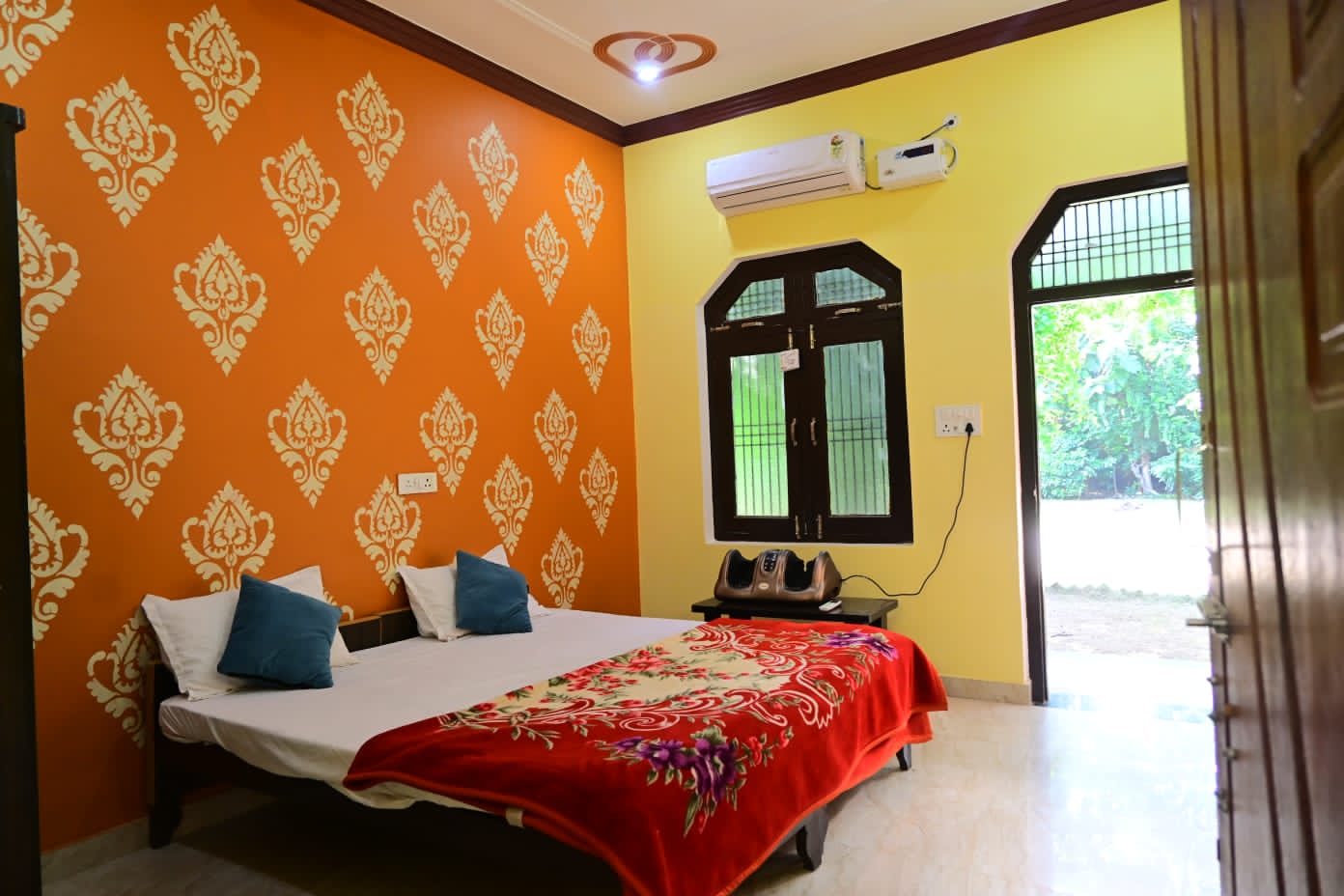 Shri Krishna Villa Homestay - Tap to explore photos