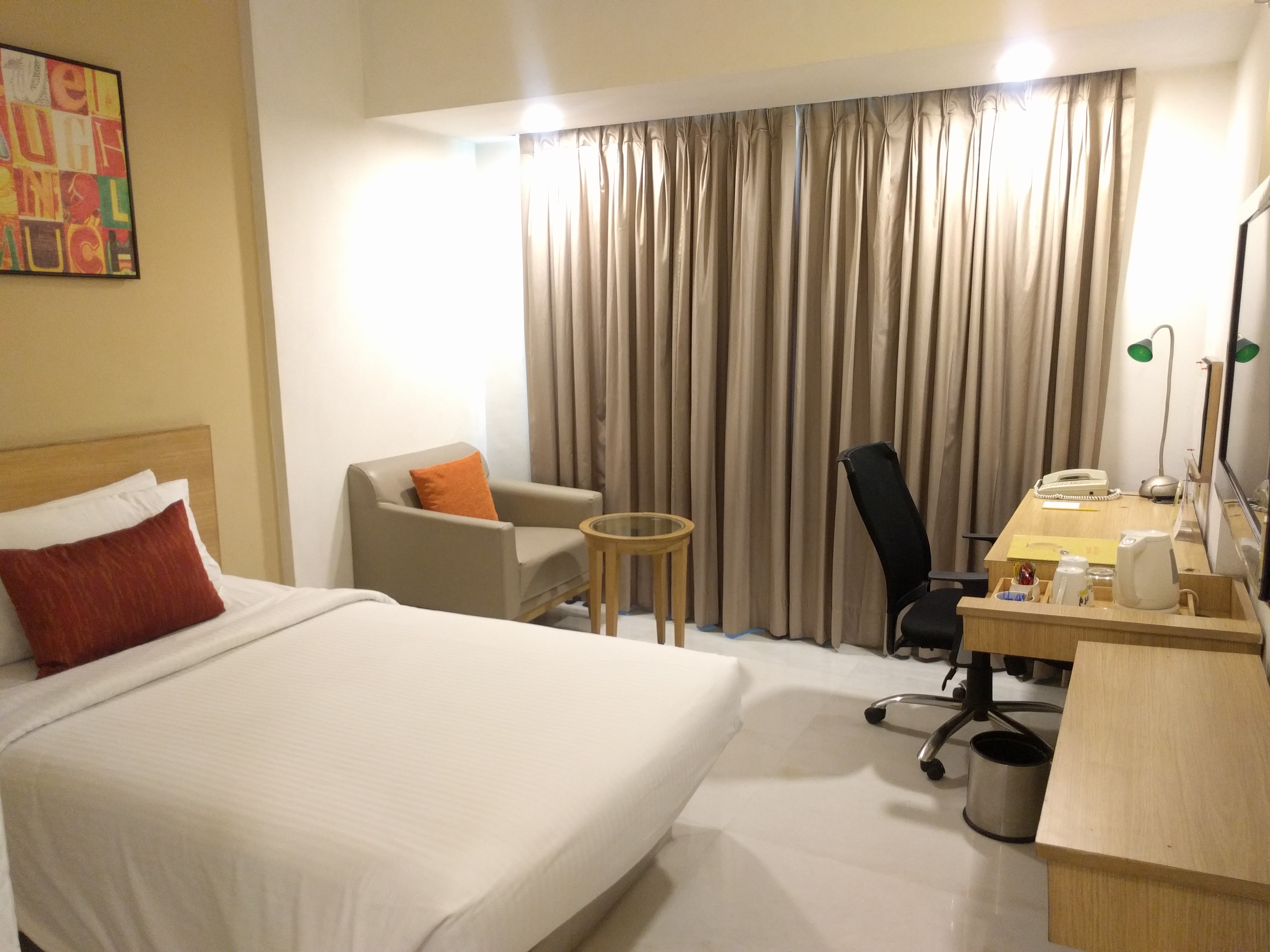 Lemon Tree Hotel Udyog Vihar Gurugram - Tap to explore photos