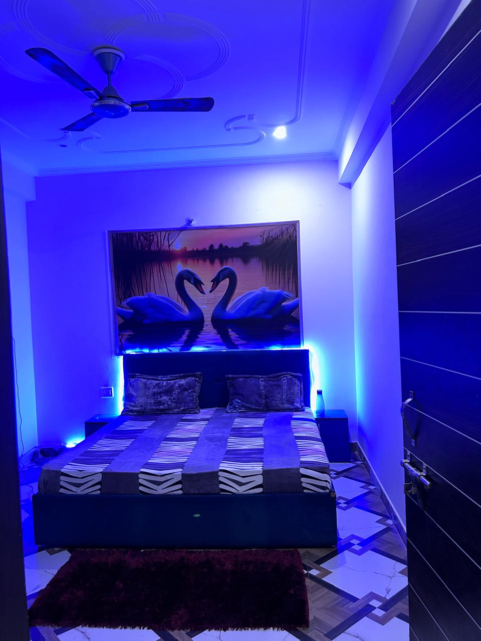 Blue sapphire - Tap to explore photos