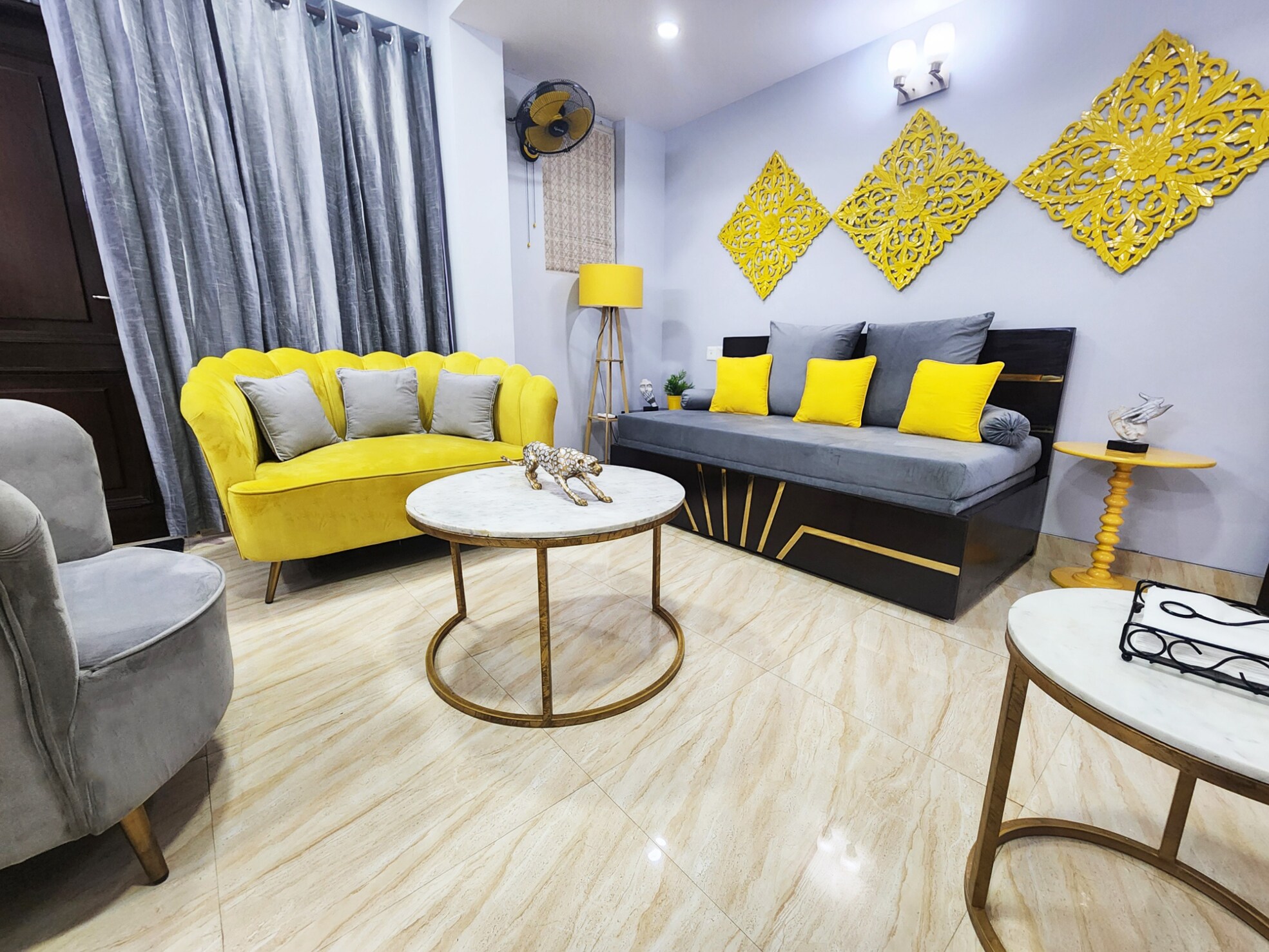 Spacious 1 BHK Suite Prime Location with 2 baths - Tap to explore photos