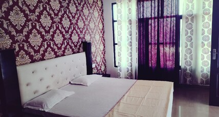 Shourya Hotel Room Type - Deluxe Room - Non AC