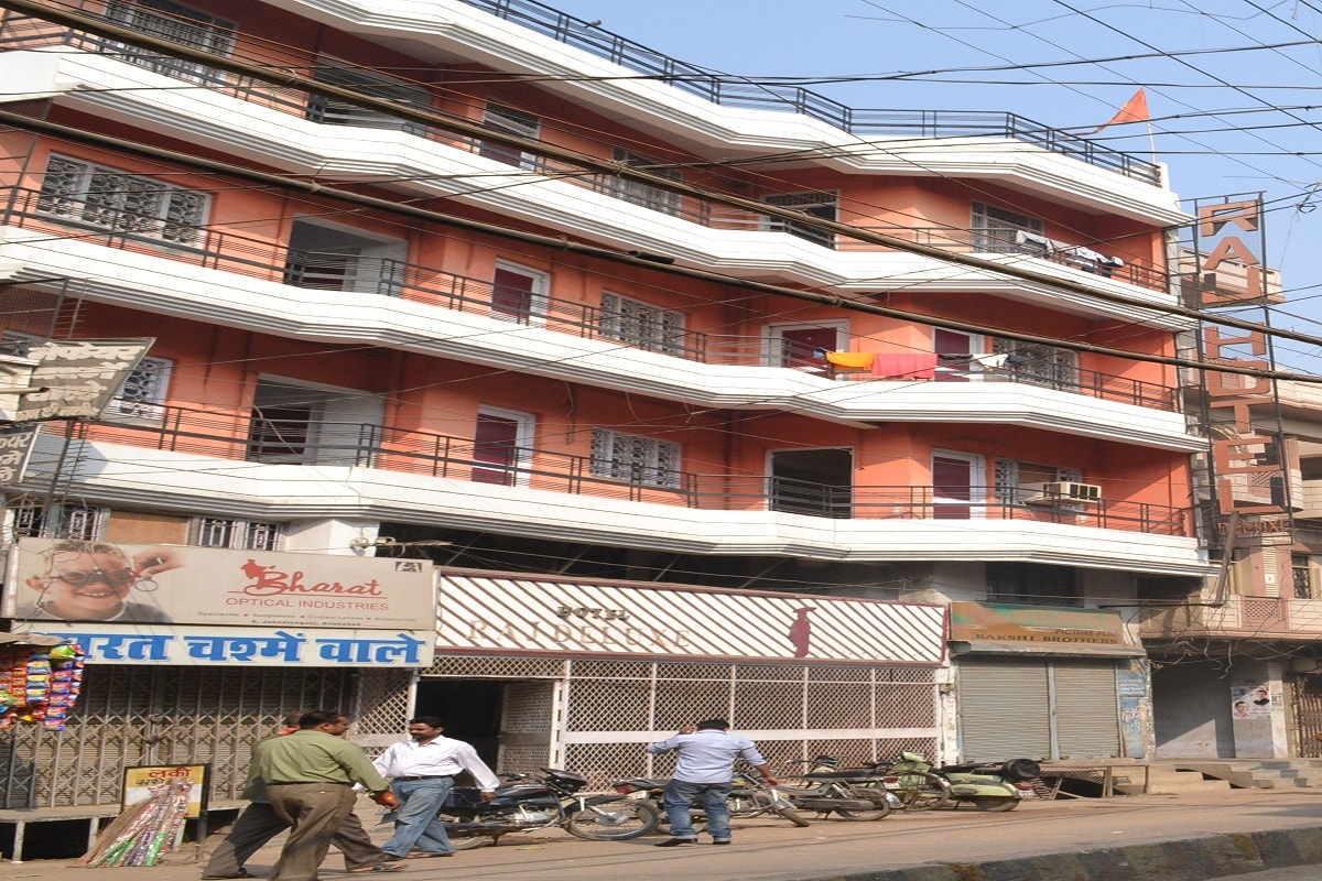 Raj Kumbh Guest House - Tap to explore photos