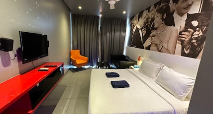SinQ The Party Hotel (No Stags Allowed) Room Type - Party Room - Pool View with Balcony SinQ The Party Hotel (No Stags Allowed) Room Type - Party Room - Pool View with Balcony