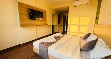 Hotel Nirmalas Excutive Room Type - DELUXE ROOM