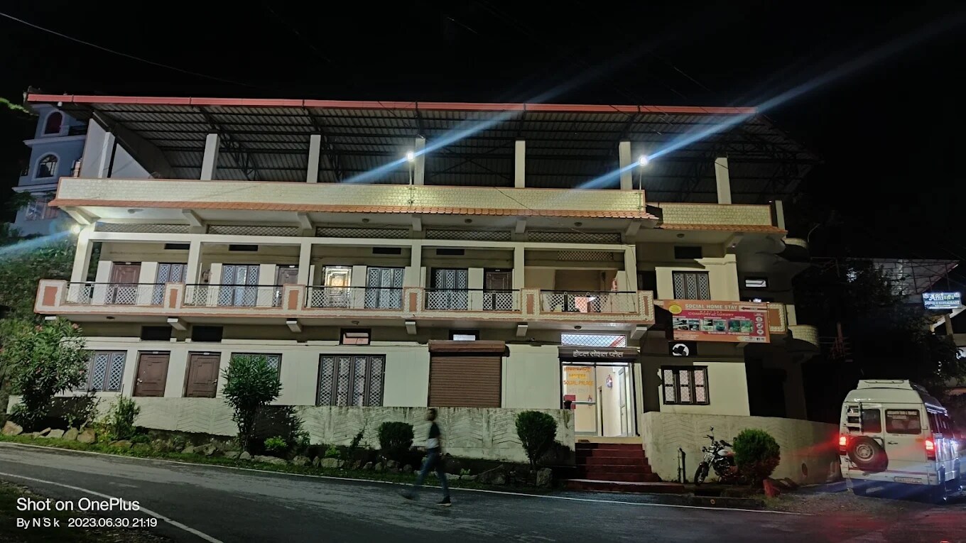 Saalak Lite By Social Palace Near Omkareshwar Temple Ukhimah - Tap to explore photos