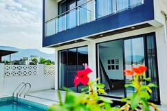 Littlewoods Villa Iris