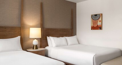 Hilton Cabana Miami Beach Room Type - 2Q OCNFR MOB HR ACC RI-SHR