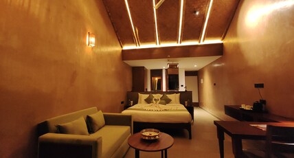 Klov Resort & Spa Room Type - Pool Garden View Balcony