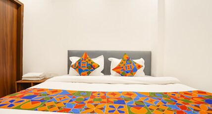 FabHotel Ostan Stayz 15 - Noida Sector-15 Room Type - Deluxe Room