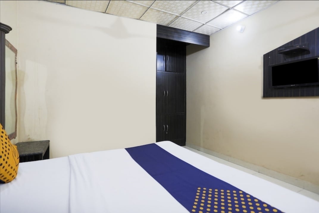 Ghanshyam Lodge Unit - 2 - Tap to explore photos