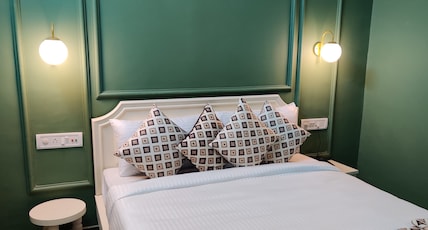 NIRAANT HOTEL Room Type - Deluxe room