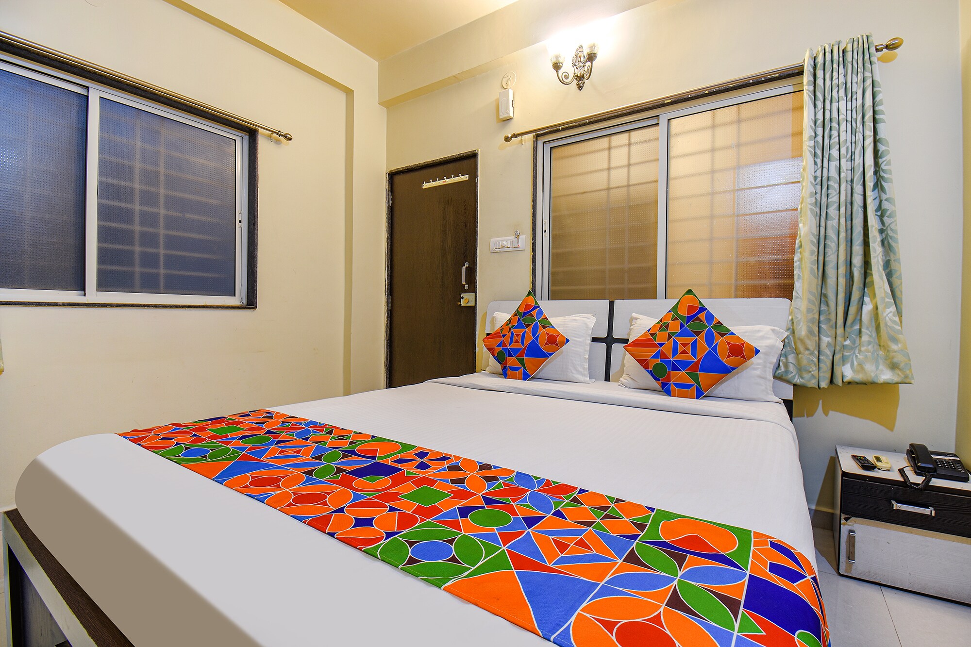 FabHotel 4 Star Executive - Tap to explore photos