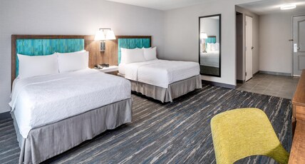 Hampton Inn by Hilton Sheridan Room Type - 2QNS ACCESSIBLE TUB NOSMOK
