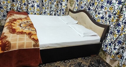 Hotel Fabulous Kashmir Room Type - Double Bedroom
