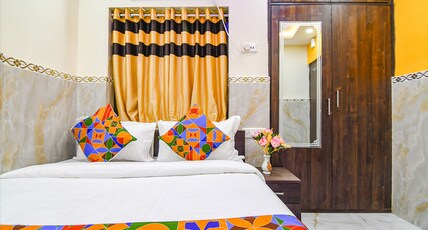 MN International 1.8km from Sealdah station Room Type - Standard AC Room