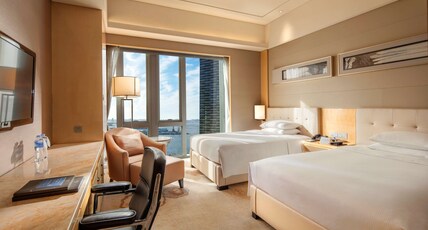Hilton Dalian Room Type - TWIN EXECUTIVE ROOM HARBOR