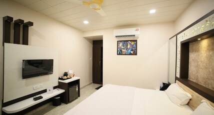 HOTEL SUN n STAR Room Type - Executive Room