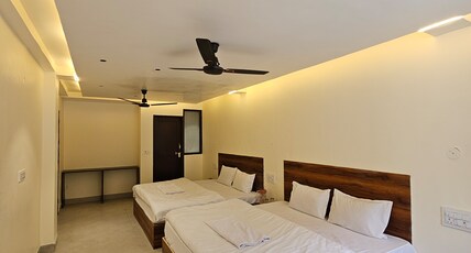 Manikaran View Room Type - Family room 2 double bed