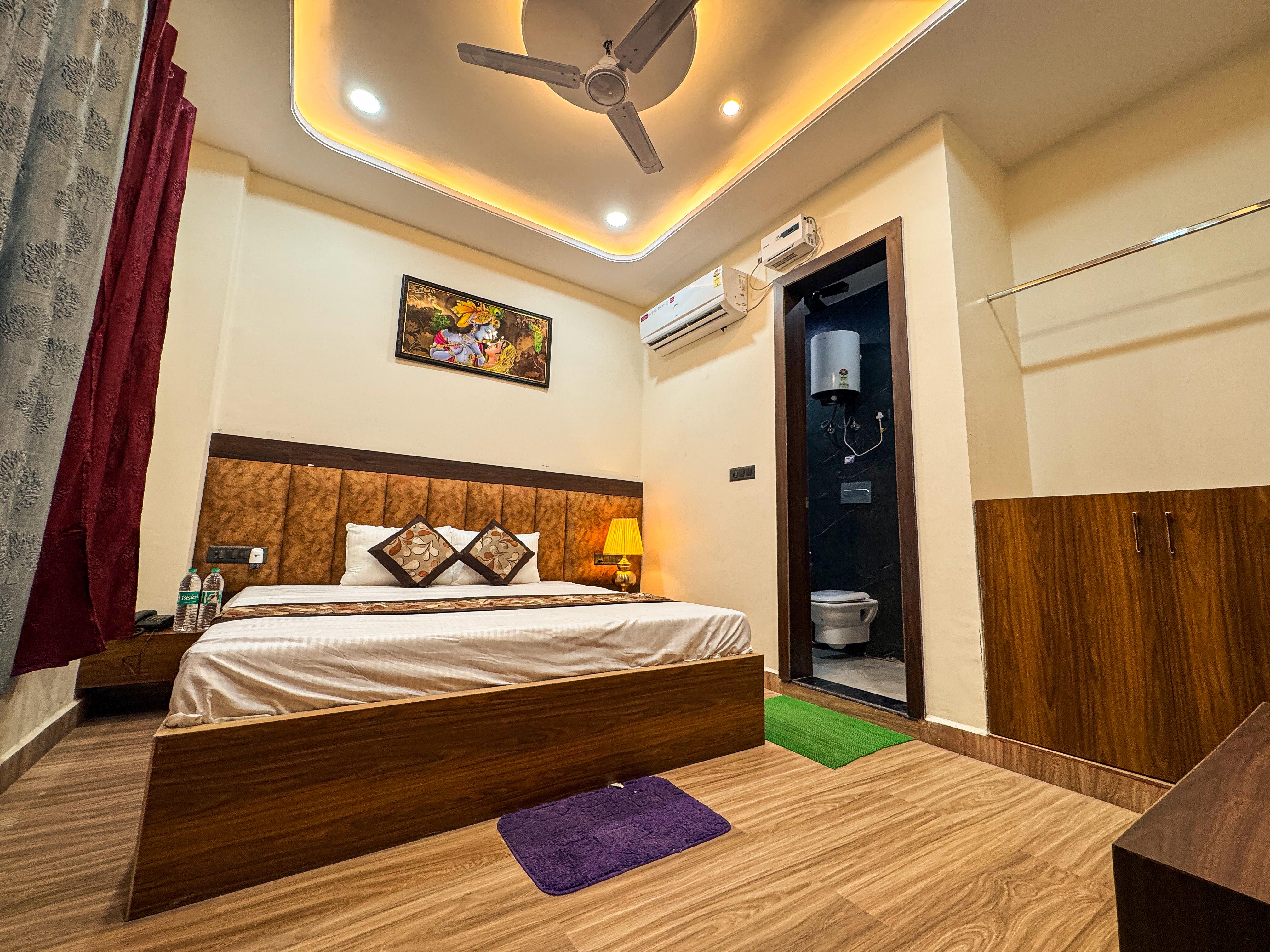 Hotel Kalindi Kunj - Tap to explore photos