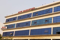 Hotel Mansarovar.